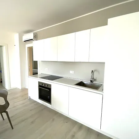 Light Palace 8 - Immobiliare Living Апартаменты *