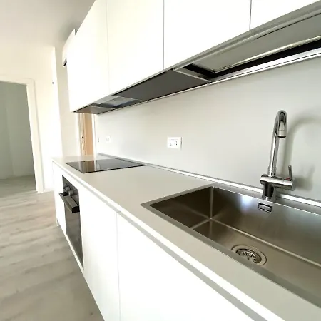 Light Palace 8 - Immobiliare Living Apartment